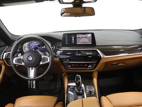 Used 2019 BMW M550i xDrive image 22