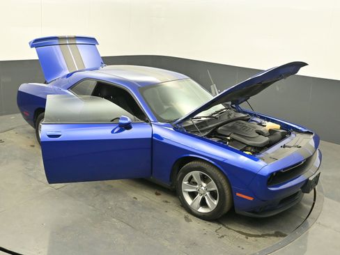 Used 2020 Dodge Challenger SXT w/ Cold Weather Group image 40