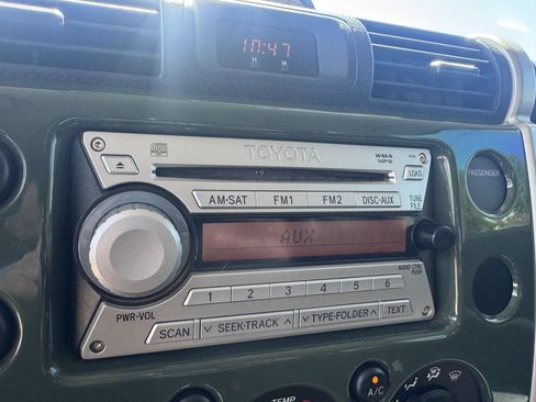 Used 2010 Toyota FJ Cruiser 4WD image 35