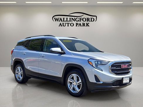 Used 2018 GMC Terrain SLE w/ Driver Convenience Package AWD/4WD image 3