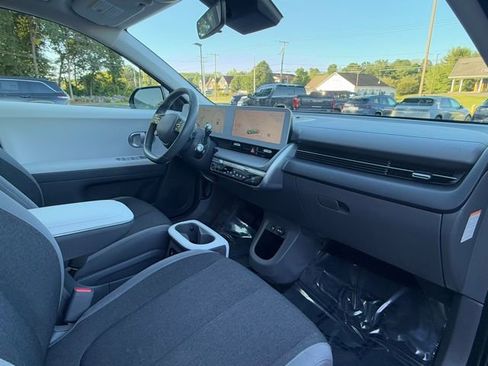 Used 2025 Hyundai Ioniq 5 SE image 16