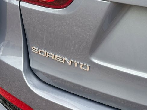 Used 2020 Kia Sorento LX w/ LX I4 Convenience Package image 12