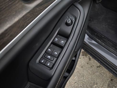 New 2026 Jeep Grand Cherokee Limited AWD/4WD image 12