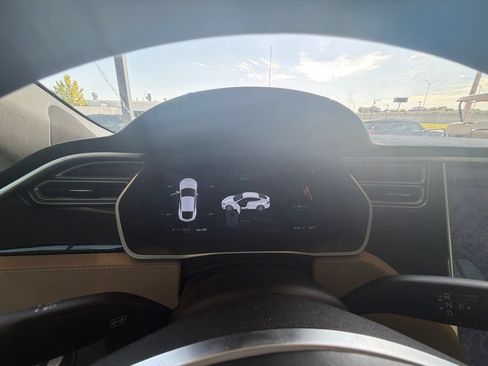 Used 2015 Tesla Model S 70D AWD/4WD image 8