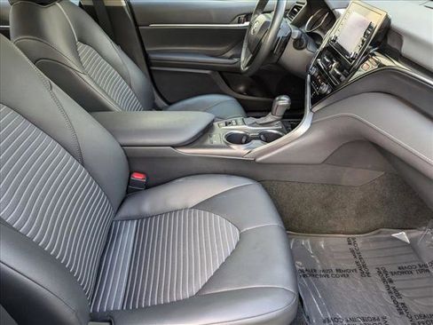 Used 2024 Toyota Camry SE image 19