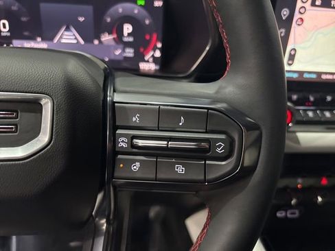 Used 2024 GMC Canyon AT4X w/ AT4X AEV Edition image 17