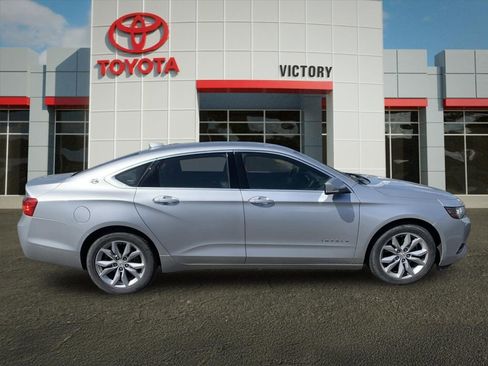 Used 2017 Chevrolet Impala LT FWD image 2