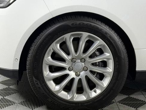 Used 2018 Land Rover Range Rover HSE AWD/4WD image 13