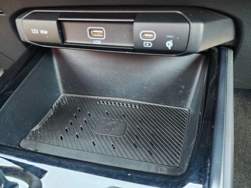 Used 2023 Kia Niro EX FWD image 26