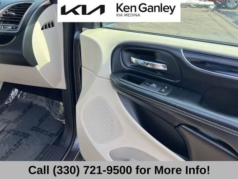 Used 2020 Dodge Grand Caravan SXT image 55
