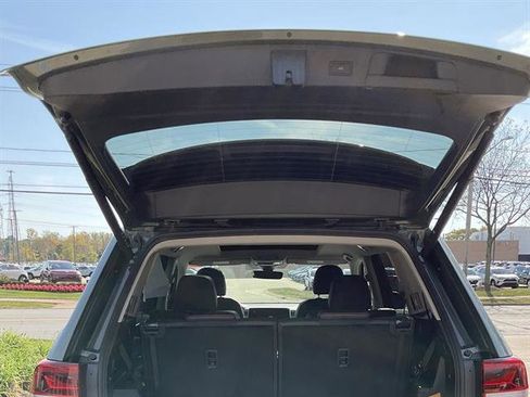 New 2026 Volkswagen Atlas Peak Edition image 5