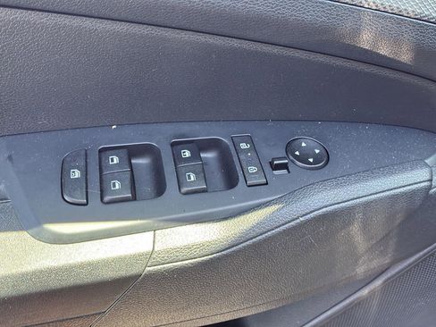 Used 2025 Kia Sportage LX FWD image 15
