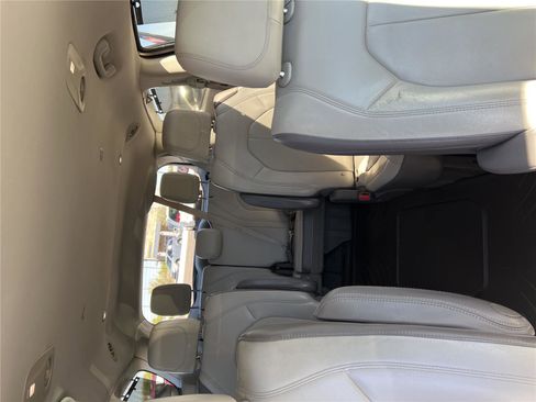 Used 2017 Chrysler Pacifica Touring-L FWD image 20