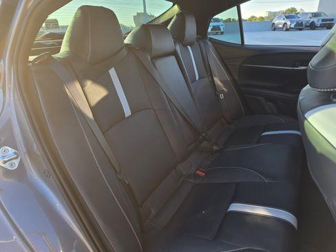 Used 2025 Toyota Camry SE w/ Convenience Package image 23