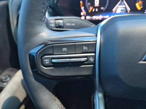 Used 2026 Chevrolet Colorado ZR2 w/ Technology Package AWD/4WD image 21