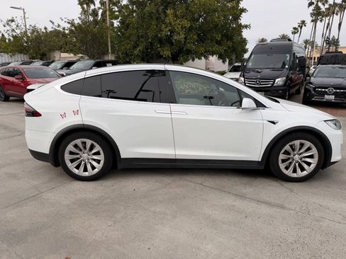 Used 2018 Tesla Model X 100D image 6