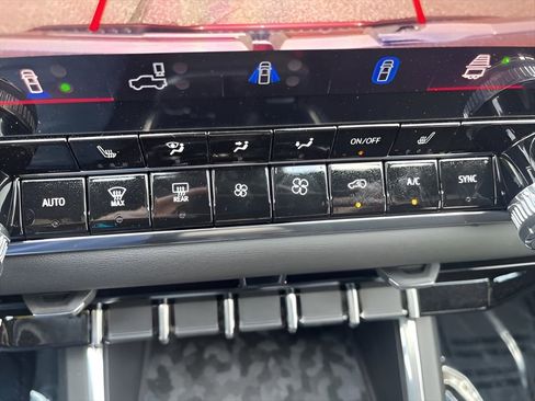 New 2025 GMC Canyon Elevation w/ Convenience Package image 29