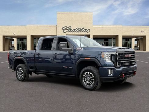 Used 2023 GMC Sierra 2500 AT4 w/ AT4 Preferred Package AWD/4WD image 3