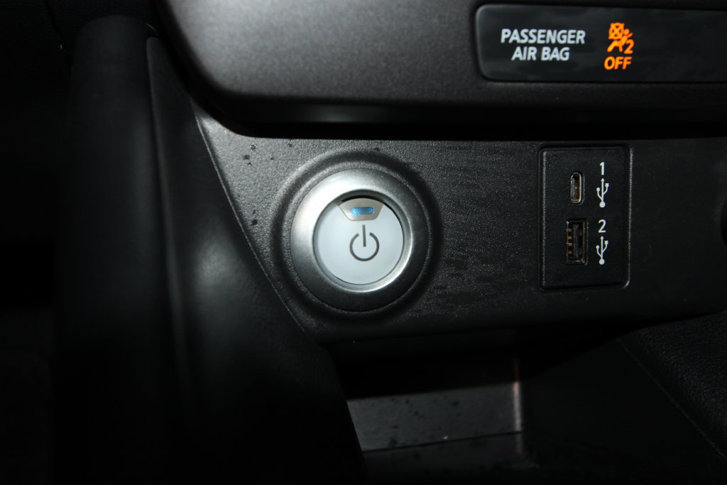 Used 2025 Nissan Leaf S FWD image 12