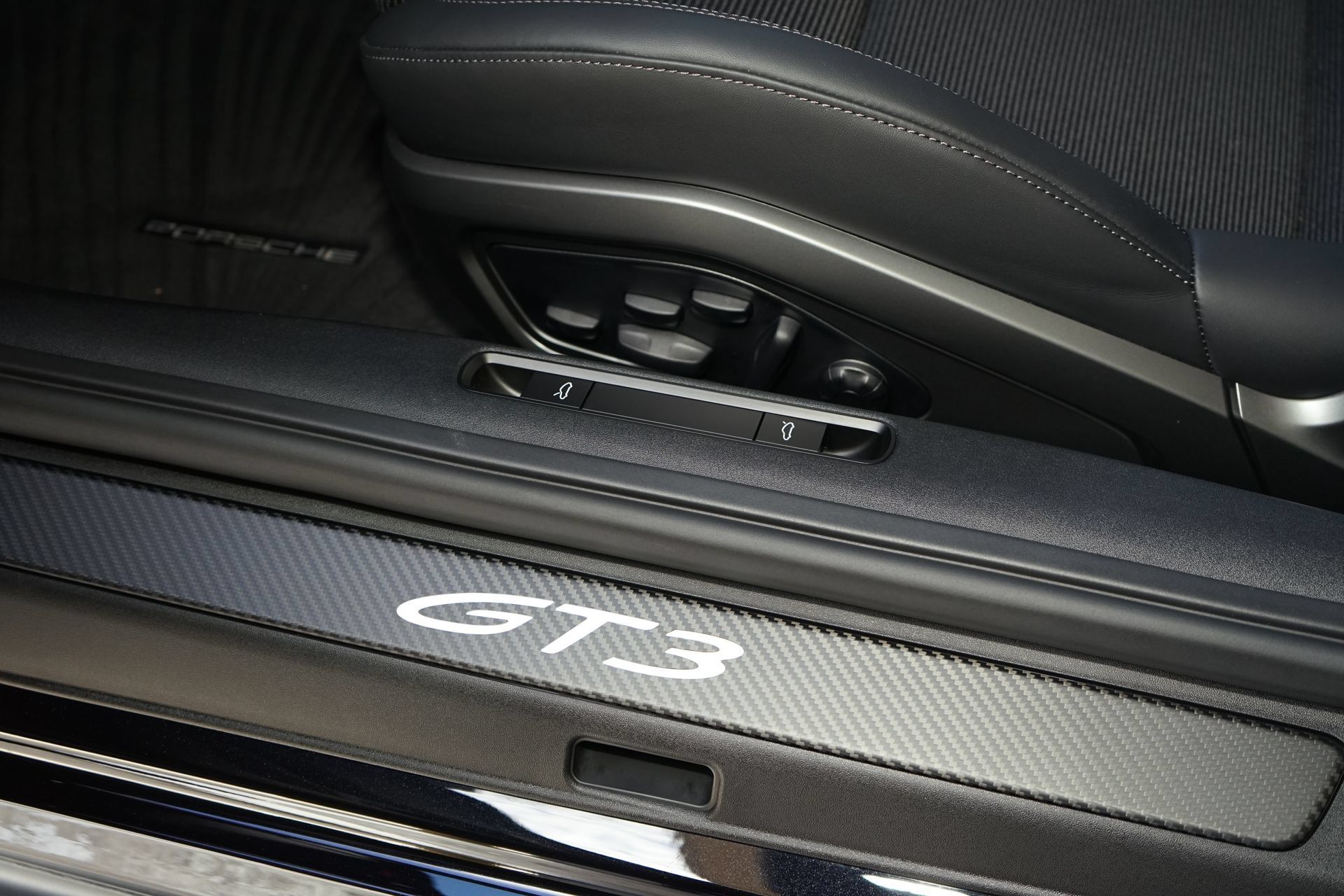 Used 2026 Porsche 911 GT3 RWD image 25