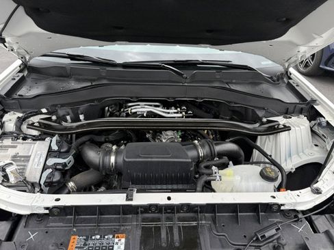 Used 2025 Ford Explorer ST image 9