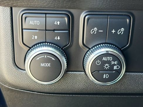 Used 2023 GMC Yukon Denali AWD/4WD image 38