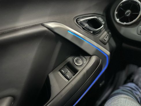 Used 2016 Chevrolet Camaro SS image 33