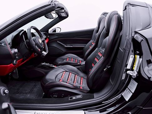 Used 2018 Ferrari 488 Spider RWD image 53
