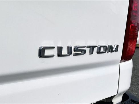 Used 2022 Chevrolet Silverado 2500 Custom w/ Custom Convenience Package image 24
