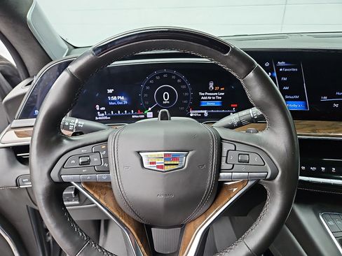 Certified 2024 Cadillac Escalade Premium Luxury Platinum w/ Heavy-Duty Trailer Package image 15