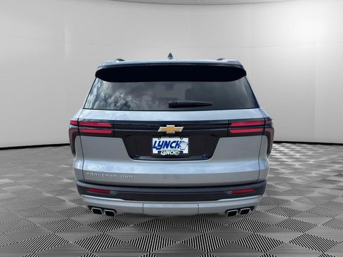 Used 2025 Chevrolet Traverse LT AWD/4WD image 4