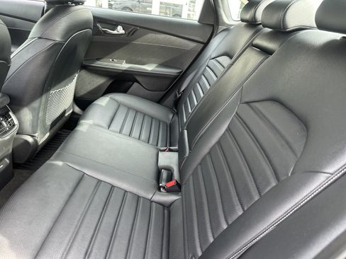 Used 2023 Kia Forte GT-Line w/ GT-Line Premium Package FWD image 3
