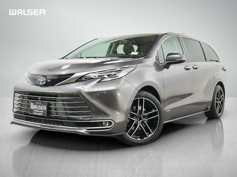 Used 2021 Toyota Sienna Platinum AWD/4WD image 1