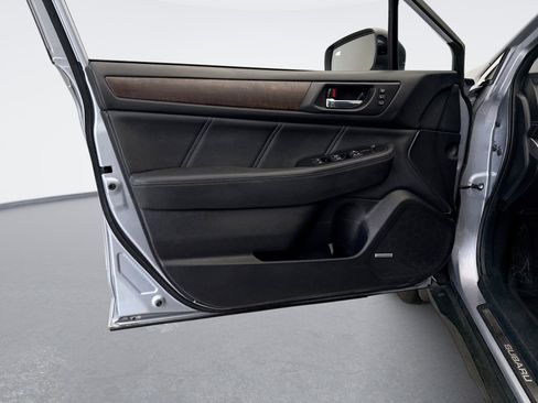 Used 2019 Subaru Outback 2.5i Limited w/ Popular Package #2 image 9