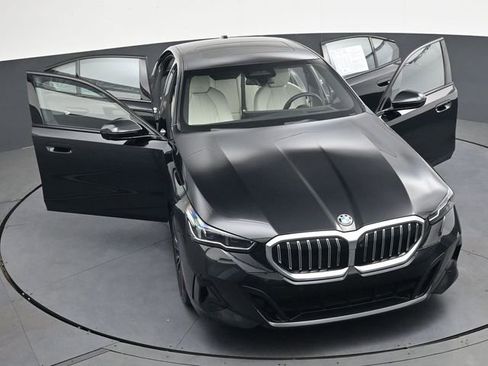 Used 2024 BMW 540i xDrive w/ Premium Package AWD/4WD image 39