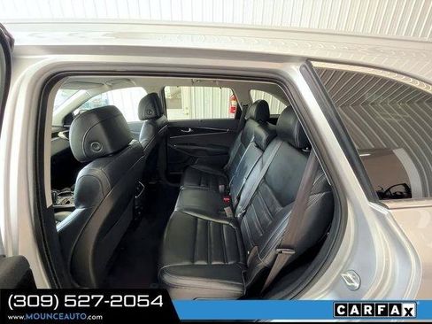 Used 2017 Kia Sorento EX w/ EX V6 Premium Package AWD/4WD image 11