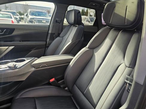 New 2026 Cadillac Optiq Luxury 2 image 25