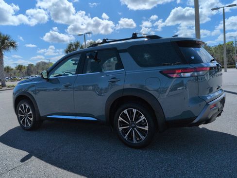 New 2026 Nissan Pathfinder Platinum image 7