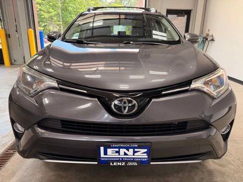 Used 2017 Toyota RAV4 XLE AWD/4WD image 3