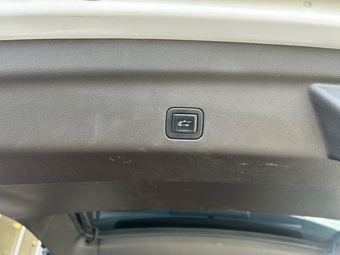 Used 2021 GMC Yukon XL Denali image 20