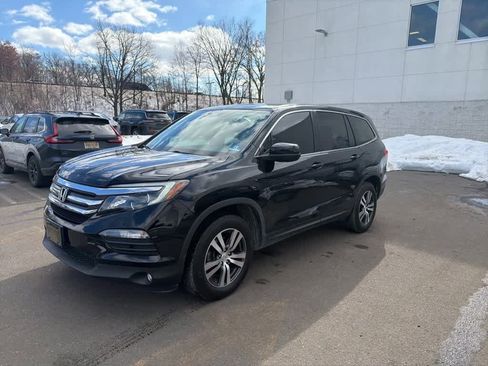 Used 2018 Honda Pilot EX image 2