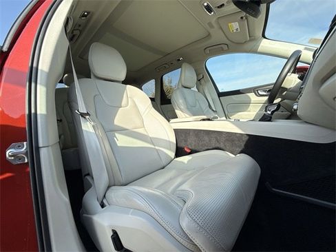 Used 2019 Volvo XC60 T6 Inscription w/ Protection Package Premier image 24