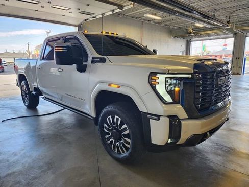 Used 2024 GMC Sierra 2500 Denali Ultimate image 6