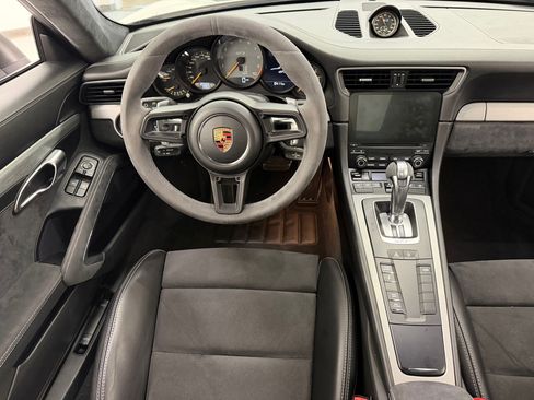 Certified 2018 Porsche 911 GT3 RWD image 29