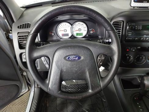 Used 2005 Ford Escape XLS FWD image 20