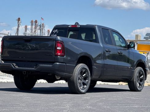 New 2026 RAM 1500 Express AWD/4WD image 3