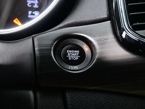 Used 2020 Jeep Grand Cherokee Altitude AWD/4WD image 25