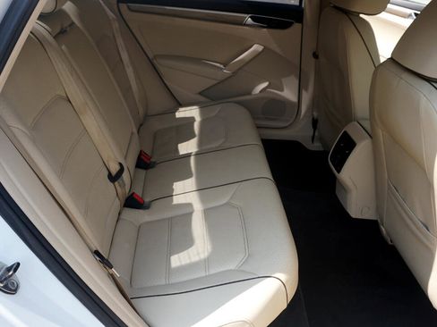 Used 2016 Volkswagen Passat 1.8T SE image 21