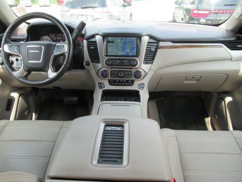 Used 2015 GMC Yukon Denali w/ Premium Package AWD/4WD image 12