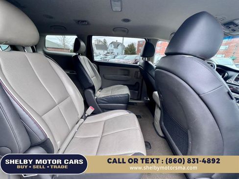 Used 2016 Kia Sedona LX w/ LX Essentials Premium Package FWD image 16